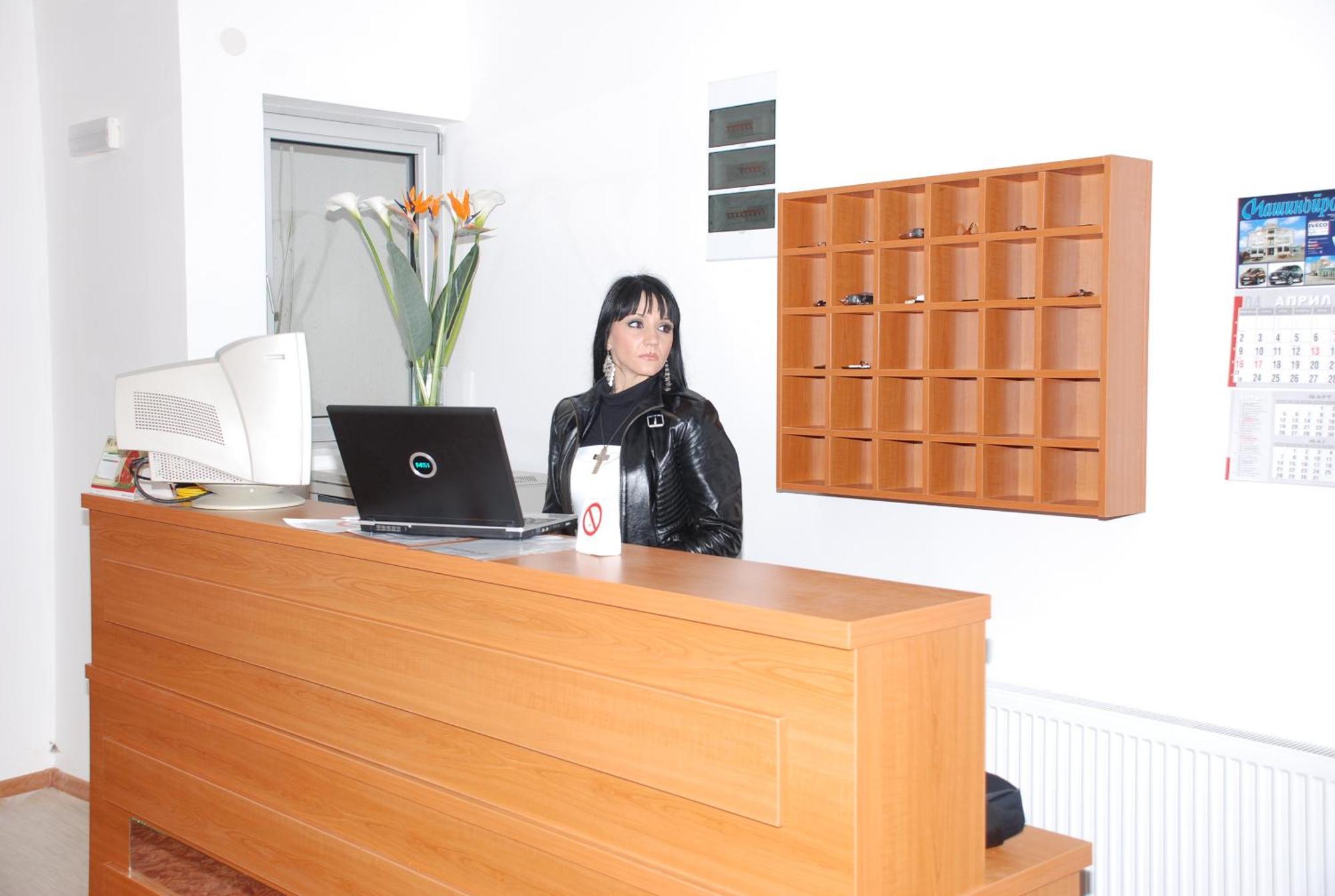 M Garni Hotel Вране Экстерьер фото